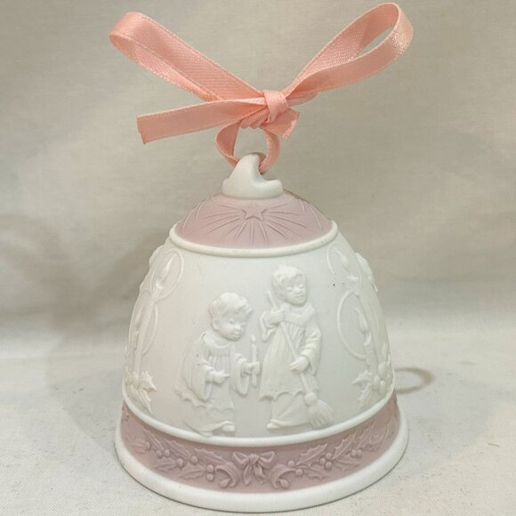 Lladro Porcelain Annual Christmas Bell 1996 Lavender Choir Boys - Picture 1 of 11